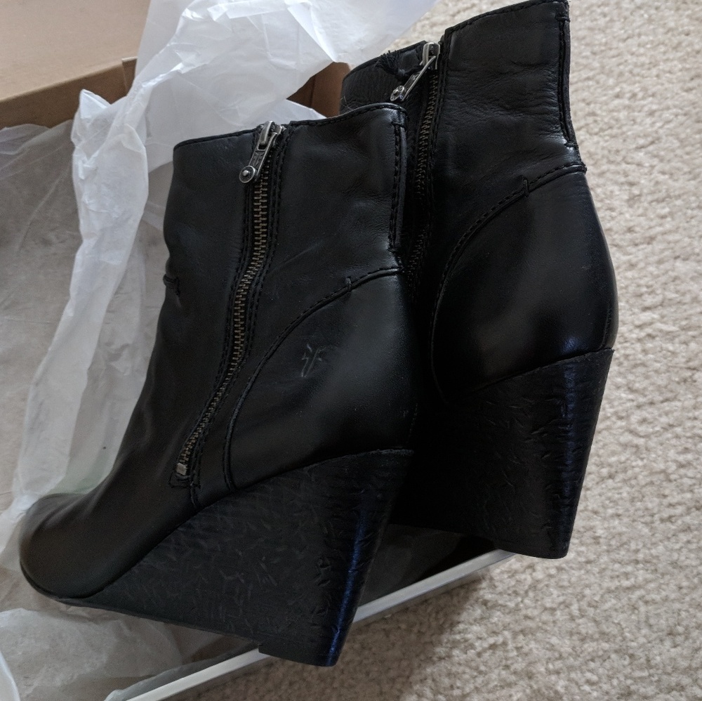 Sold FRYE Regina Seam Wedge Boots Black - 10M - Picture 4 of 8